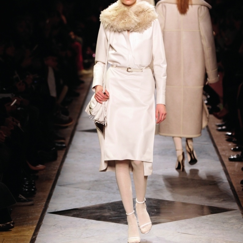 سحر إسبانيا في تصاميم Loewe