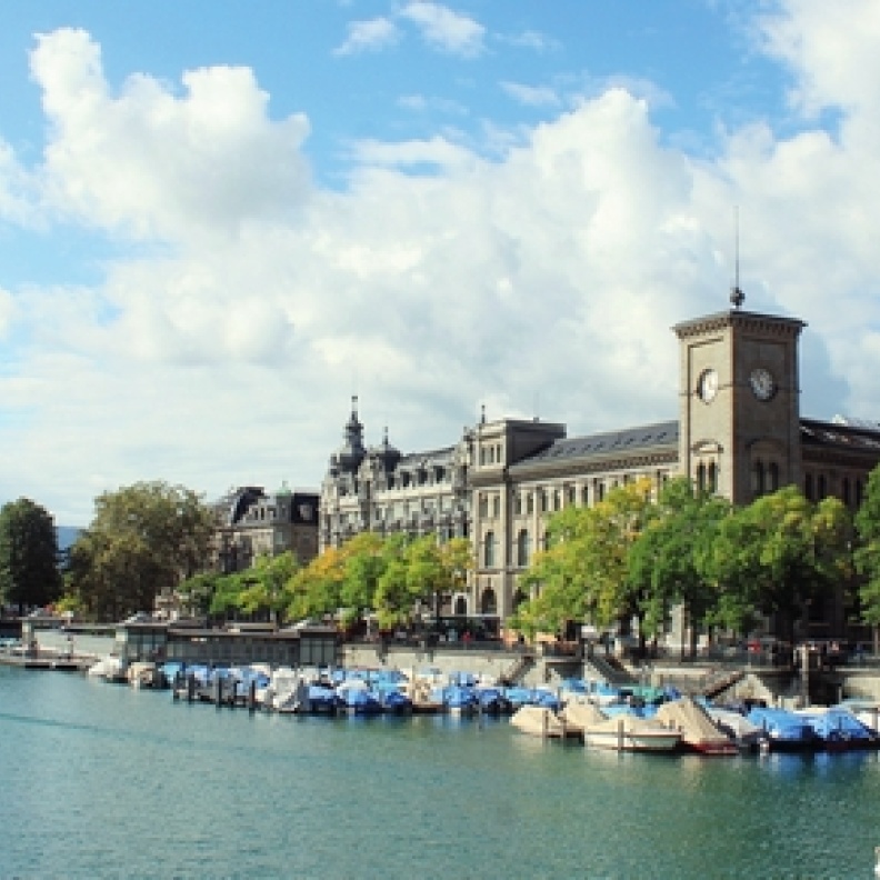 زيوريخ قلب سويسرا النابض