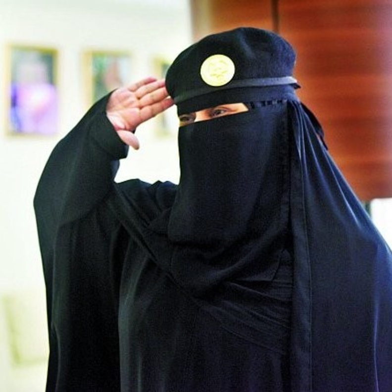 السعي لانشاء أكاديمية شرطة لتخريج سعوديات برتبة ضابط