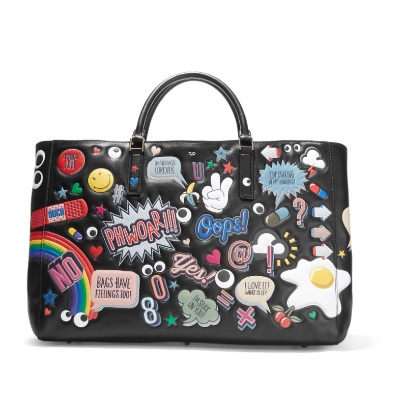 شنطة مزينة باللصقات والرقع الملونة من Anya Hindmarch
