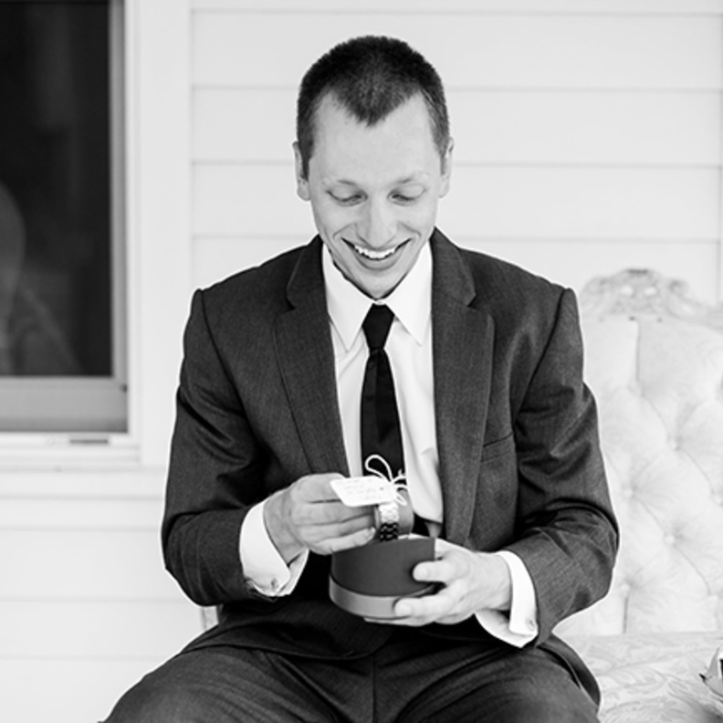 الساعة الهدية الاجمل للعريس