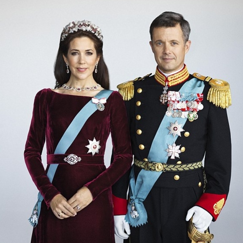 الصورة الرسمية للأميرة ماري