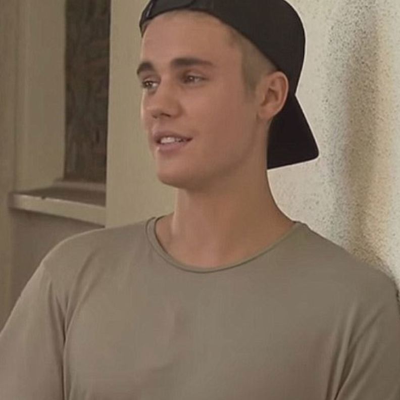 هل جاستن يقوم باعمال خيرية لتحسين صورته؟