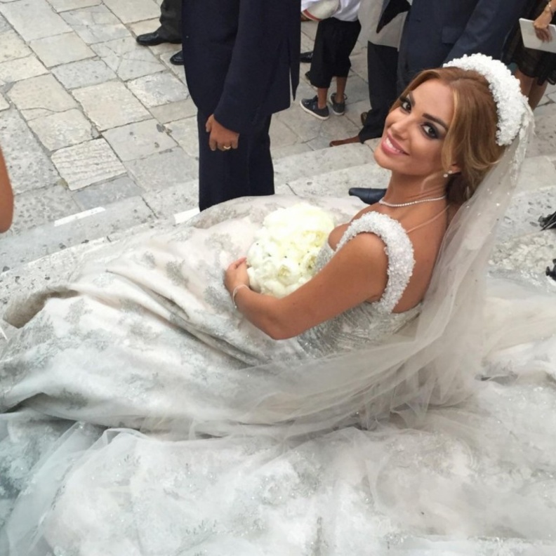 العروس اورسولا دكاش