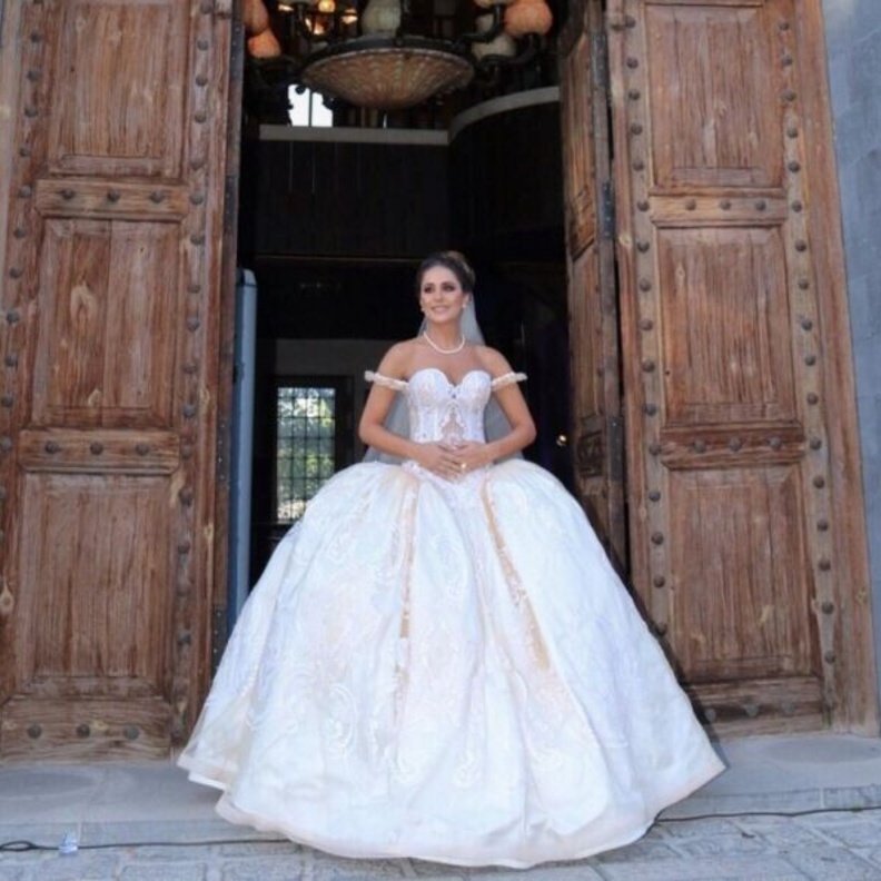 العروس ديما قندلفت