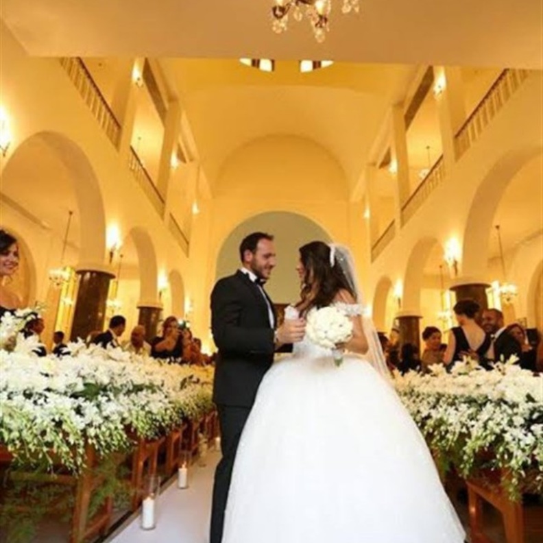 العروس شنتال مهنا وعريسها