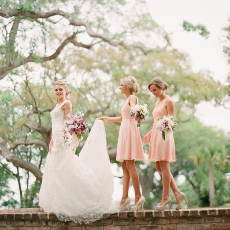 العروس ووصيفاتها