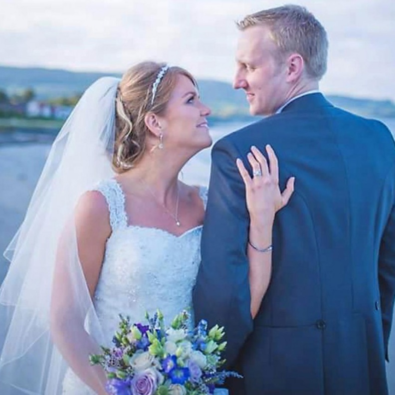 العروسان جون ولينيت رودجرز