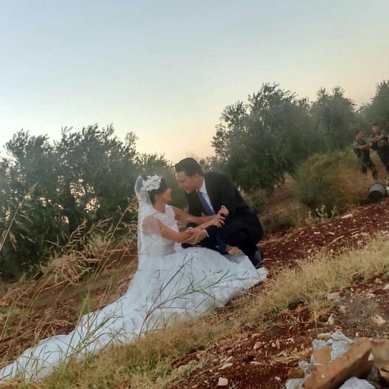 العروسان في الطبيعة 