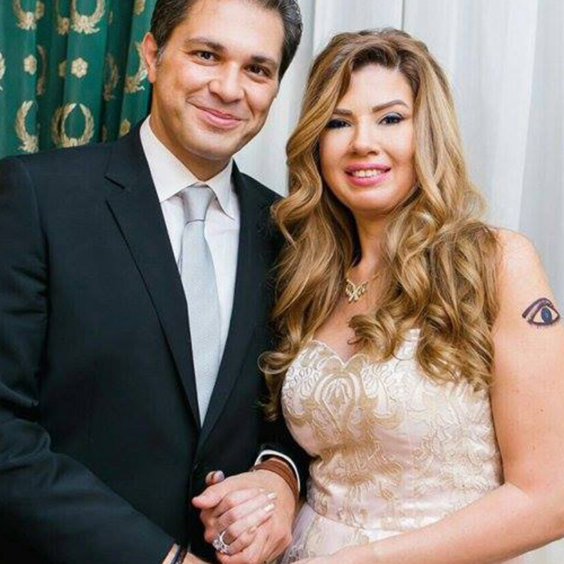 العروسان بعد عقد القران