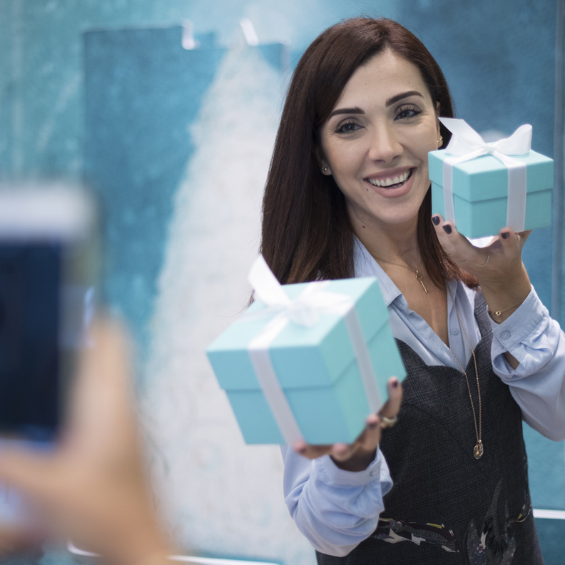 العلبة الزرقاء