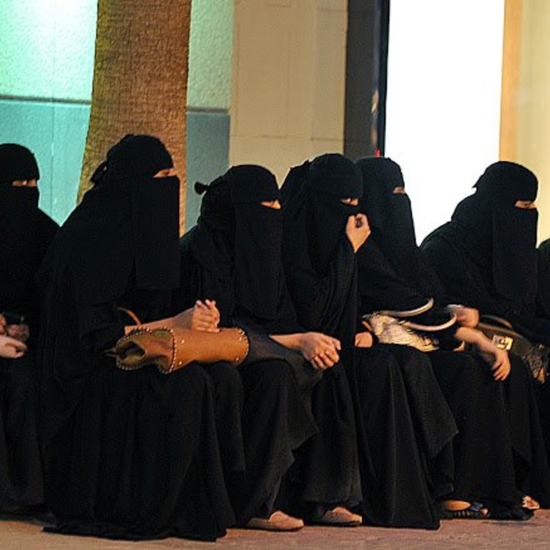 فتاة سعودية ترفع قضية عضل