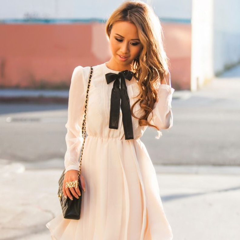 الفساتين الكزينة بشرائط هي من الأكثر واجاً هذا الموسم