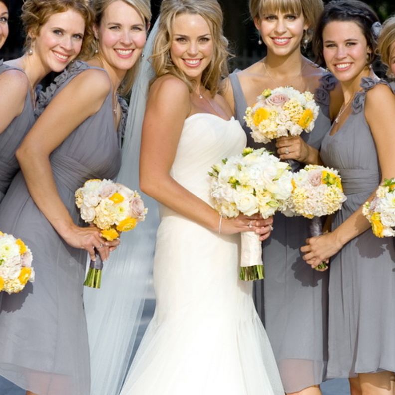 دعي الأصفر يدلل اللون الفضي في زفافك