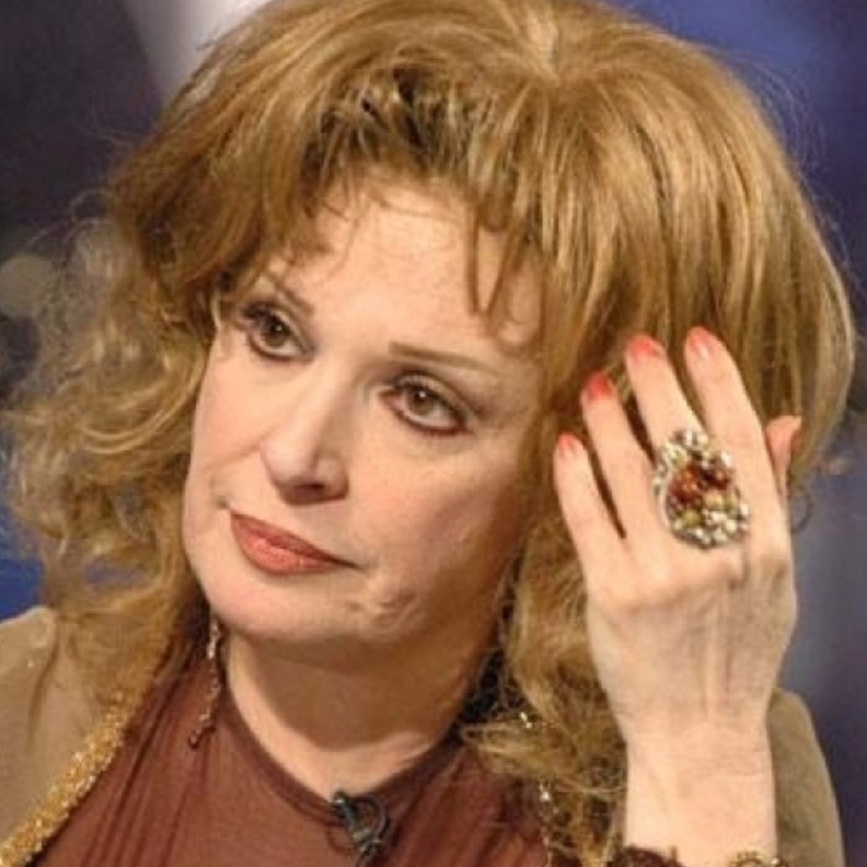 نيللي تشترط على أزواجها الطلاق عند الخيانة