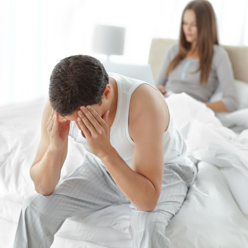 القذف الانتكاسي ويحدث عندما يجبر السائل المنوي على العودة إلى المثانة