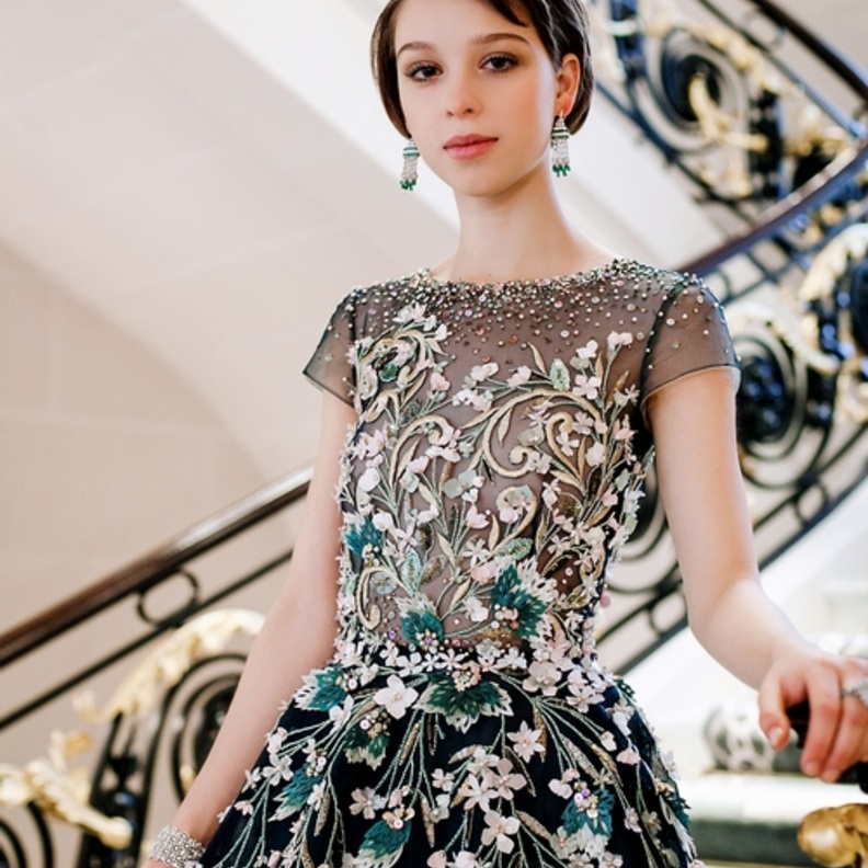 الكونتيسة البلجيكية أنجيليك دو ليمبورغ ستيروم  بتصميم من الخياطة الراقية من مجموعة جورج حبيقة لخريف وشتاء 2016-2017