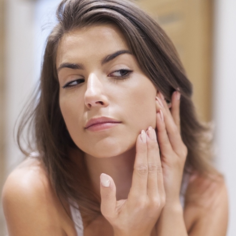 مصادرة مستحضرات التجميل الرديئة من الاسواق