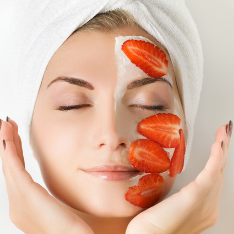 ماسك الفراولة للتخلص من حب الشباب