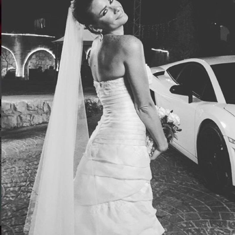 الممثلة باميلا الكيك... عروس