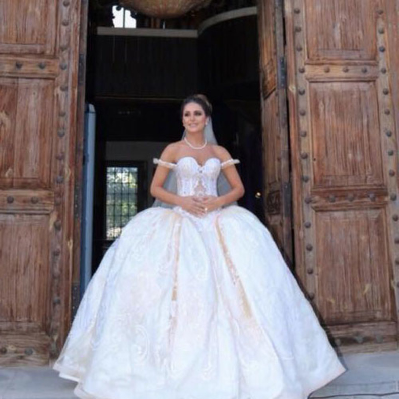 الممثلة السورية ديمة قندلفت