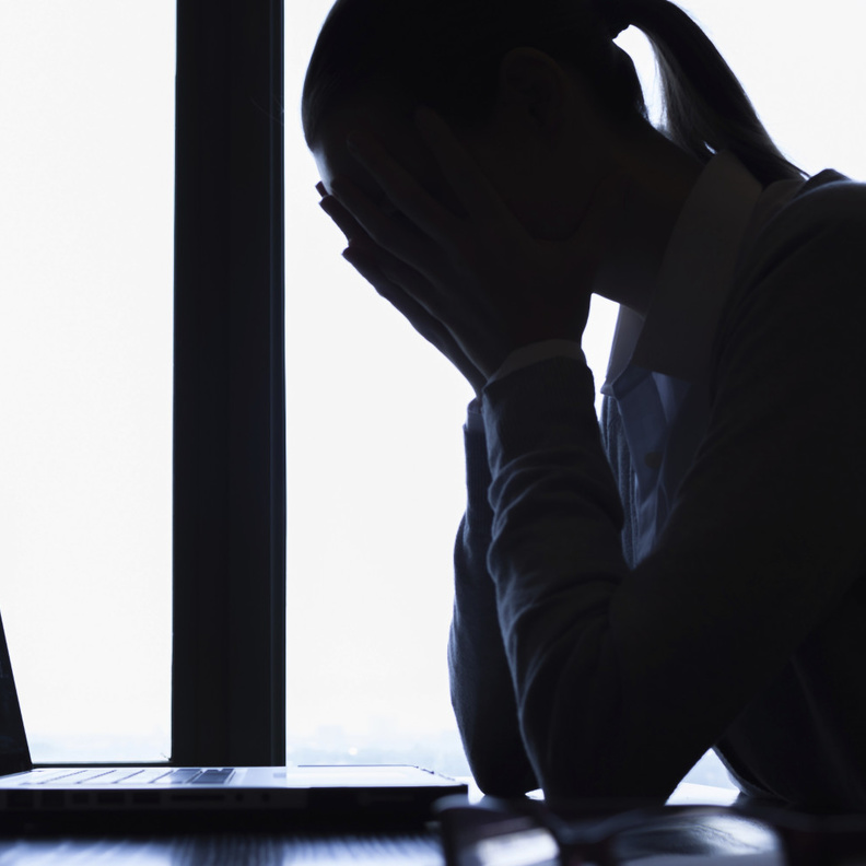 المواقع الاجتماعة تسبب الاكتئاب خصوصا للمراهقين