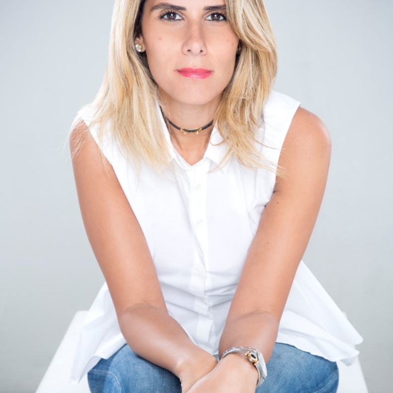 اناقة المصممة بسمة ابو غزالة