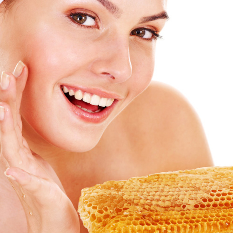  العسل يجدد خلايا بشرتك