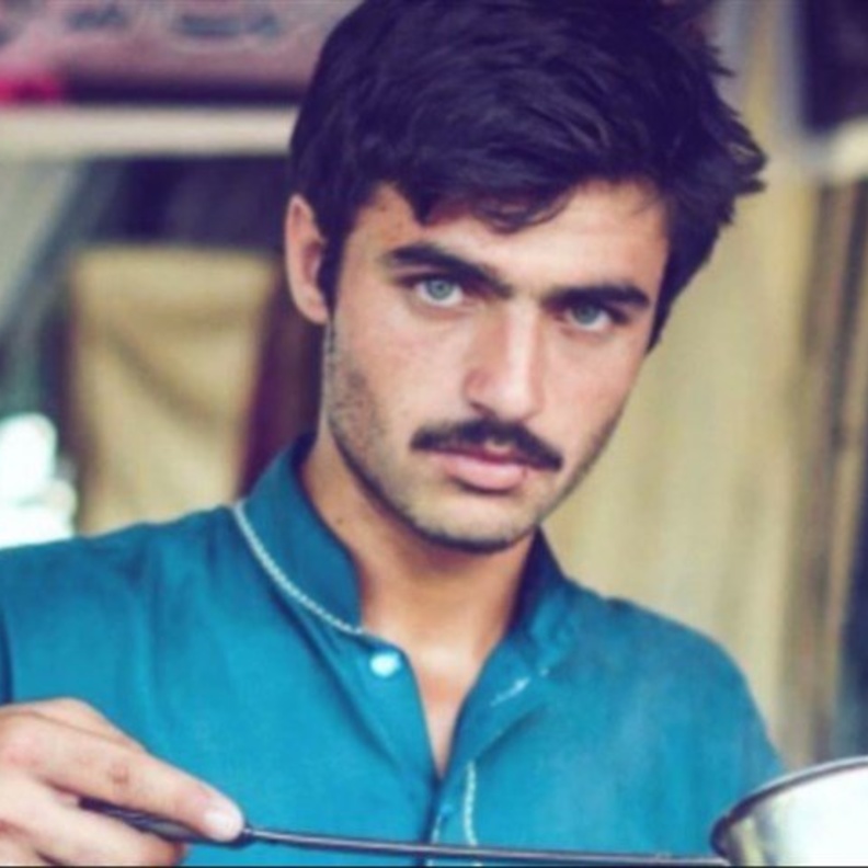 بائع الشاي الباكستاني يطرق أبواب السينما