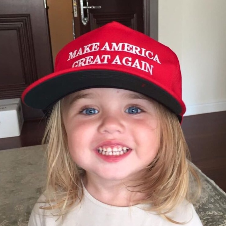 بارون ترامب كان حديث مواقع التواصل أيضا