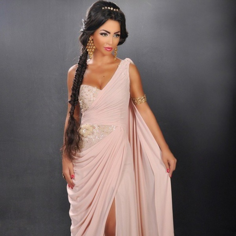 دوللى شاهين