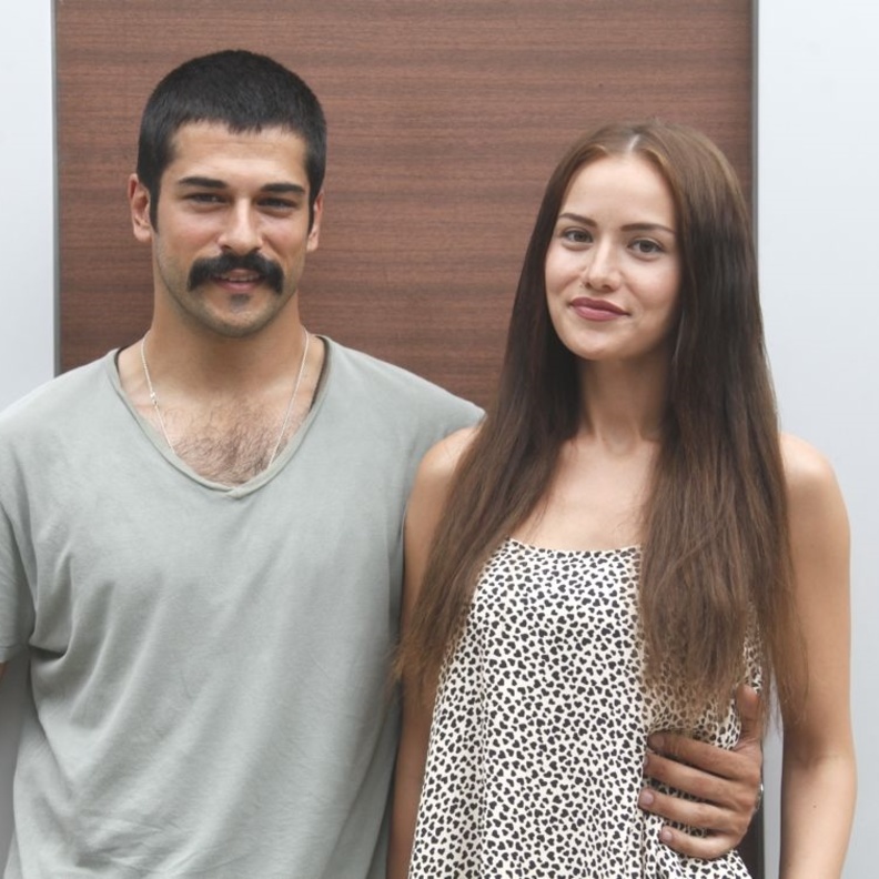 بوراك اوزجيفيت وفهرية افجان