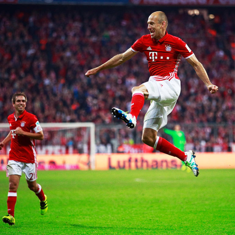 بايرن ميونيخ ينفرد بصدارة الدوري الالماني