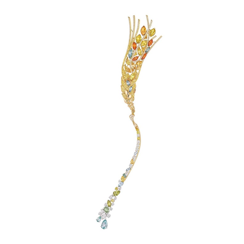 بروش من شانيل