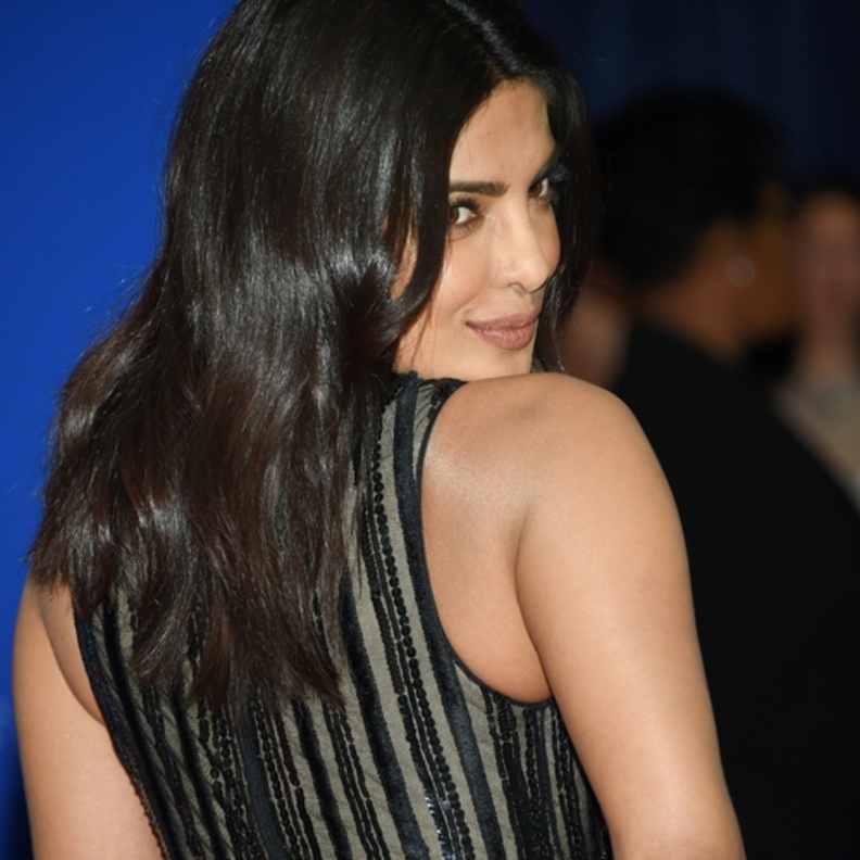 بريانكا تشوبرا تتعاون مع ميشيل أوباما في حملة تعليم الفتيات