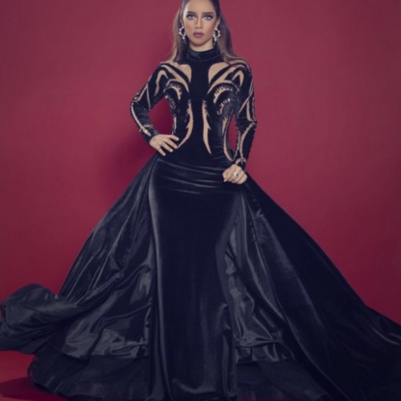 بلقيس بفستان مخملي من توقيع المصمم فؤاد سركيس