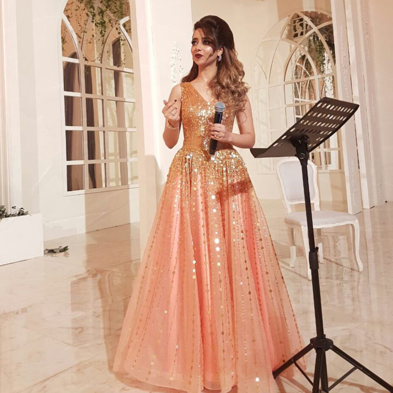 بلقيس متألقة بفستان لا برجوازي La Bourjoisie مع أكسسوارات الخرز البراقة