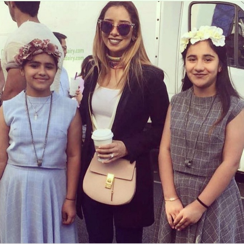 بلقيس مع معجباتها في لندن 