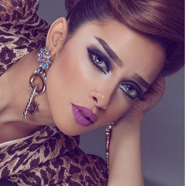 بلقيس خلال ادائها مناسك العمرة في مكة المكرمة