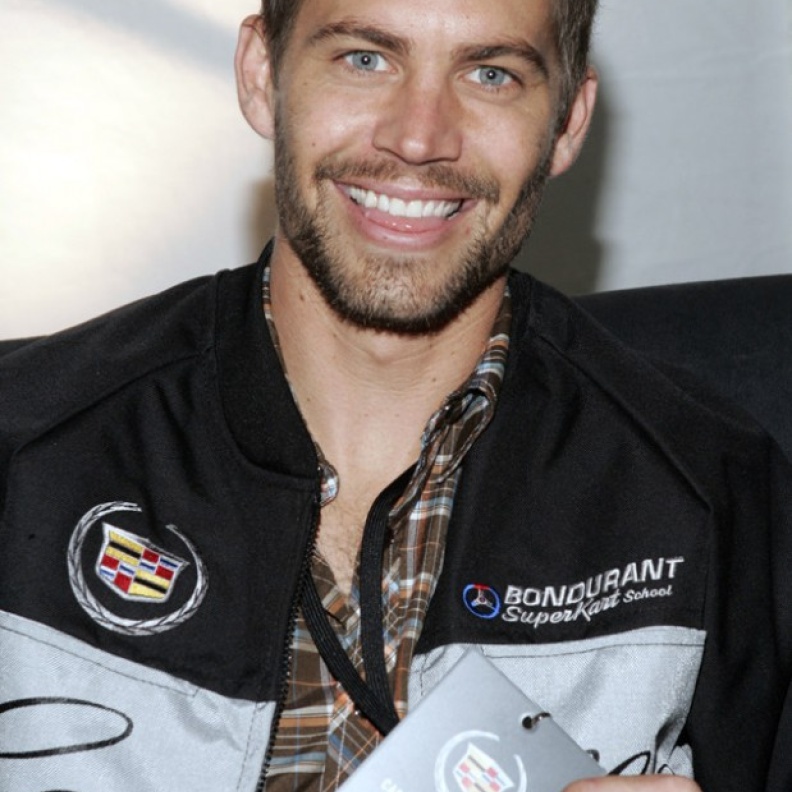  بول والكر عاشق القيادة السريعة حتى الموت