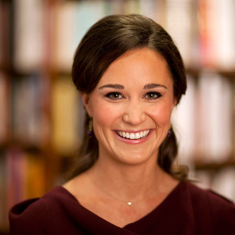 بيبا ميدلتون تقاضي سارق صورها الشخصية