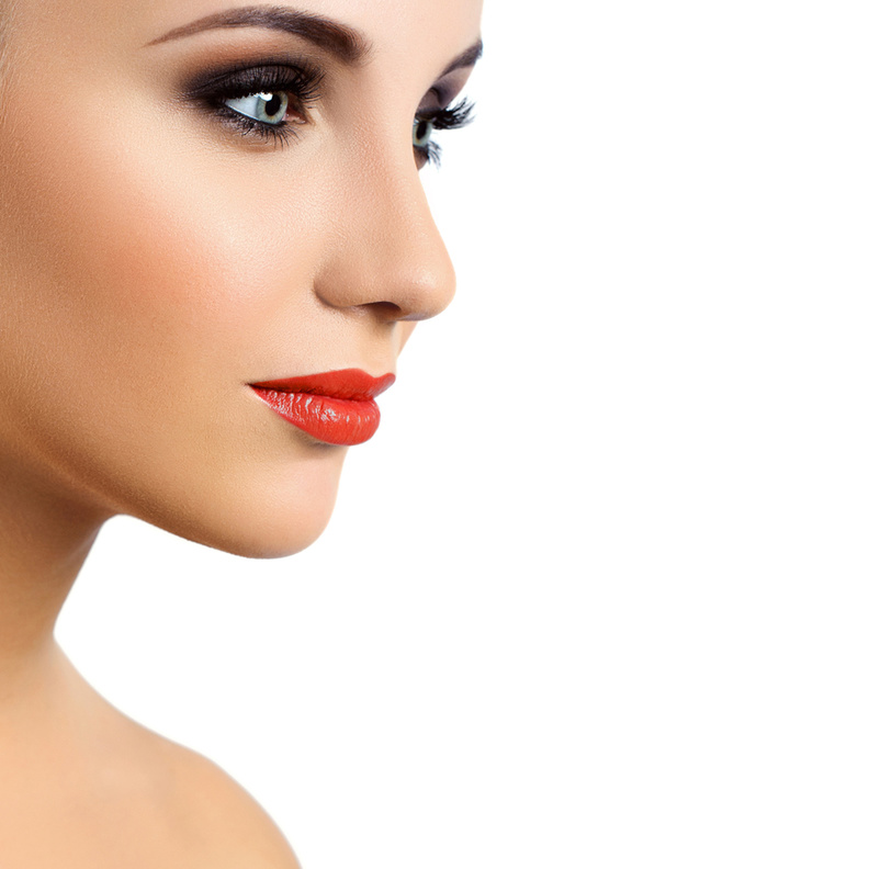  بين الأحمر والذهبي نهاية جمالية للعام