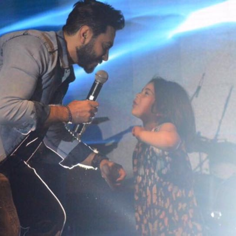 تامر حسني في حفل البحر الميت