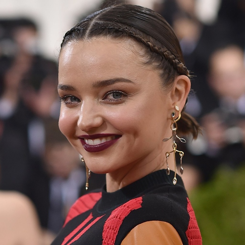 تبييض الاسنان البارزة مع ميراندا كير Miranda Kerr  