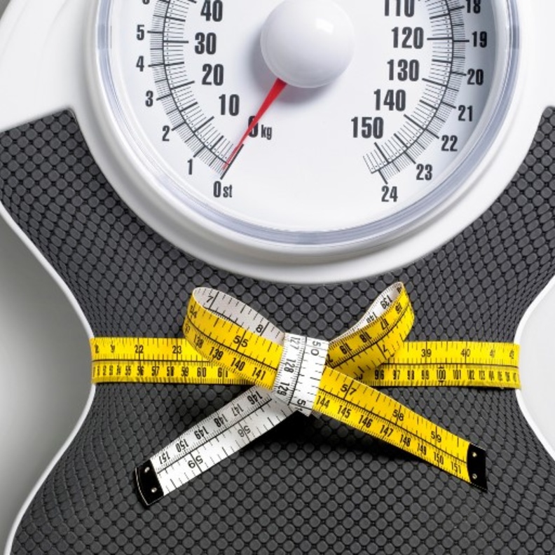 تخلص من السمنة مجانا و فزَ بـ 50 ألف ريال