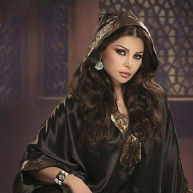 الأكسسوارات الذهبية الكبيرة