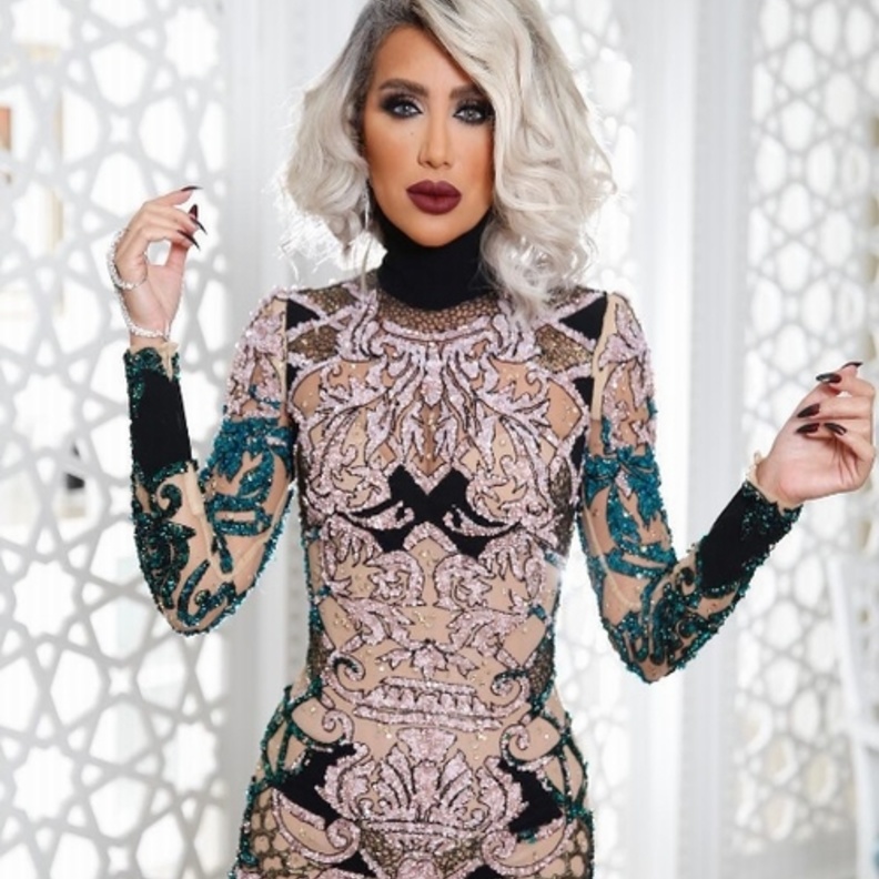 تسريحات جديدة مع الشعر الكاري من مايا دياب