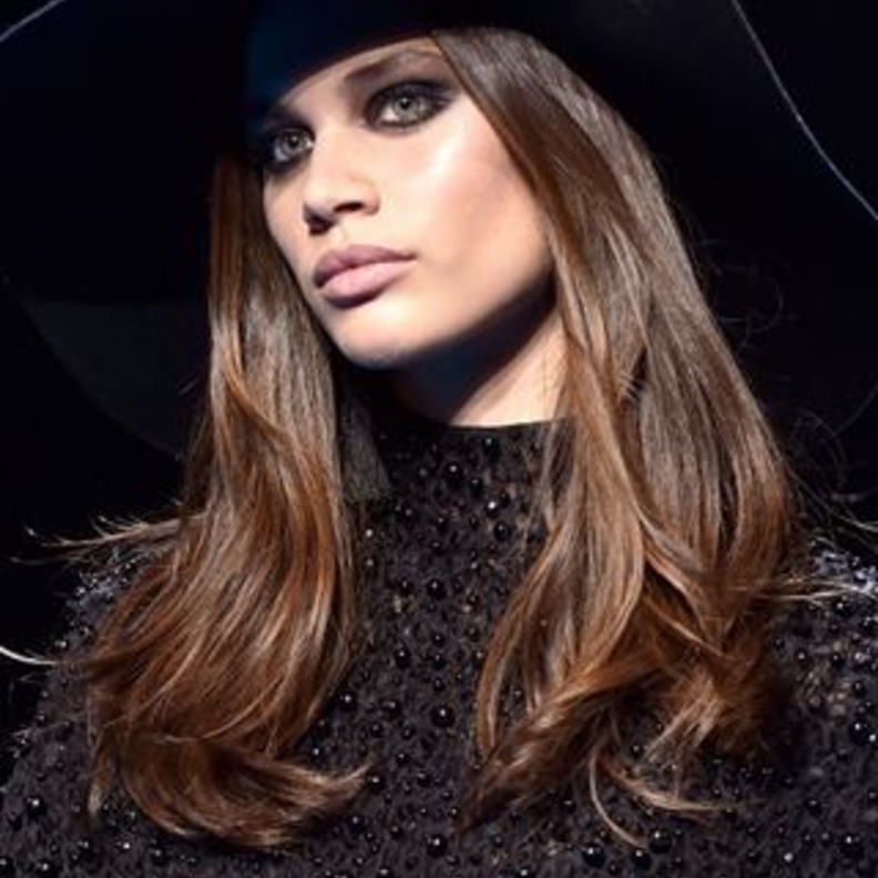 تسريحات شعر مع القصات الطويلة