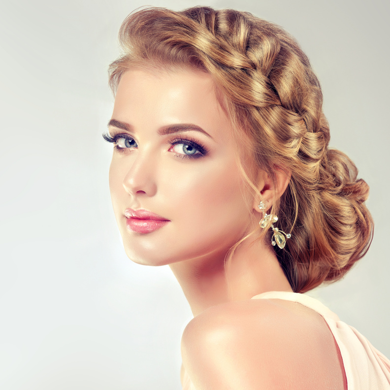 تسريحة أنيقة للشعر الخفيف