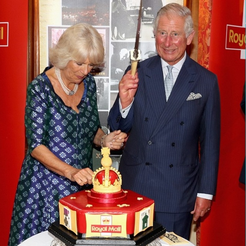 تشارلز و كاميلا بديا في قمة الاناقة